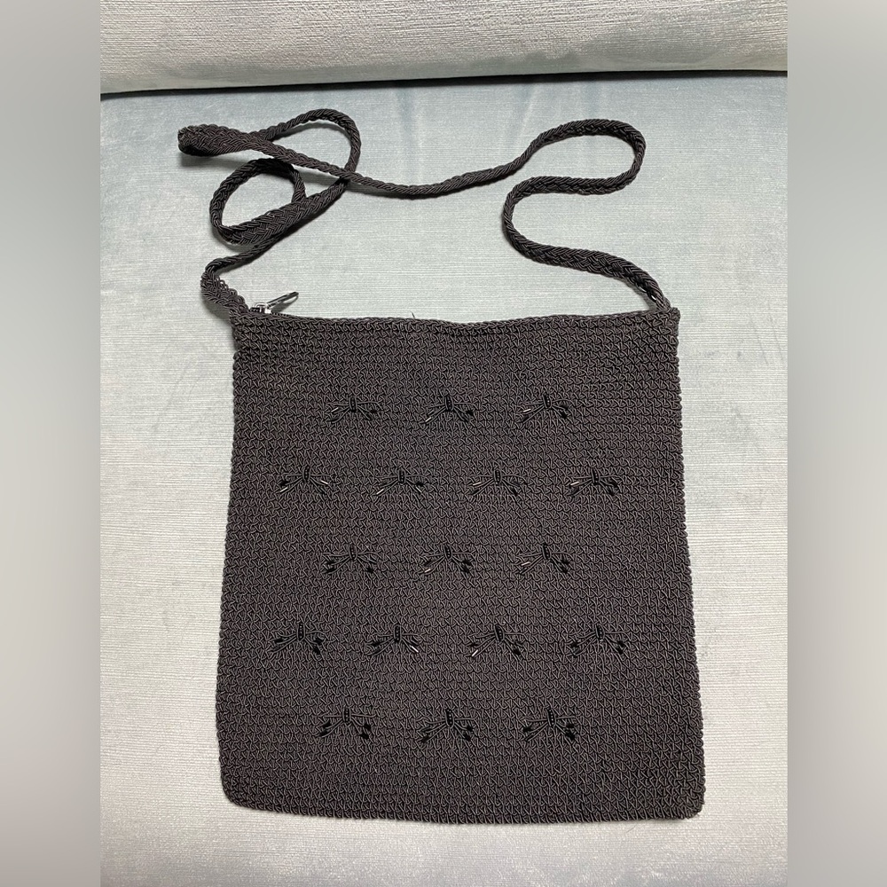 Black knit crossbody purse,zipper top, embroidered bead design sparkle 9.5“x10“